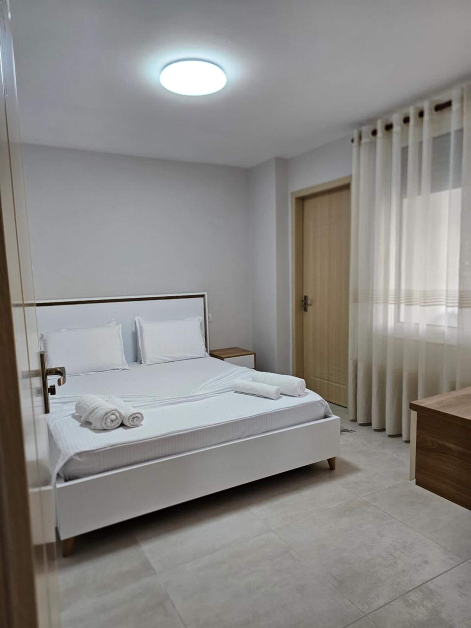 Alex'S Apartment Durres Exterior photo